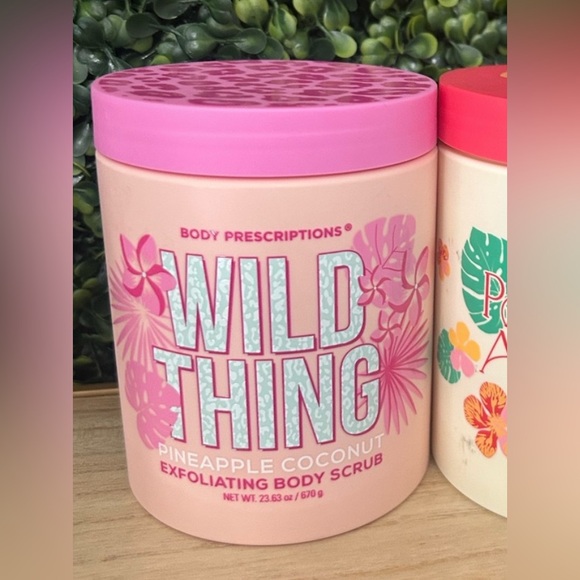 Wild Things Pineapple Coconut Exfoliating Body Scrub 23 OZ - Picture 1 of 2